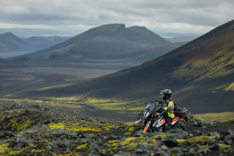 Tur Petualangan Dirt Bike Terbaik: Panduan Lengkap Wisata Off-Road Global