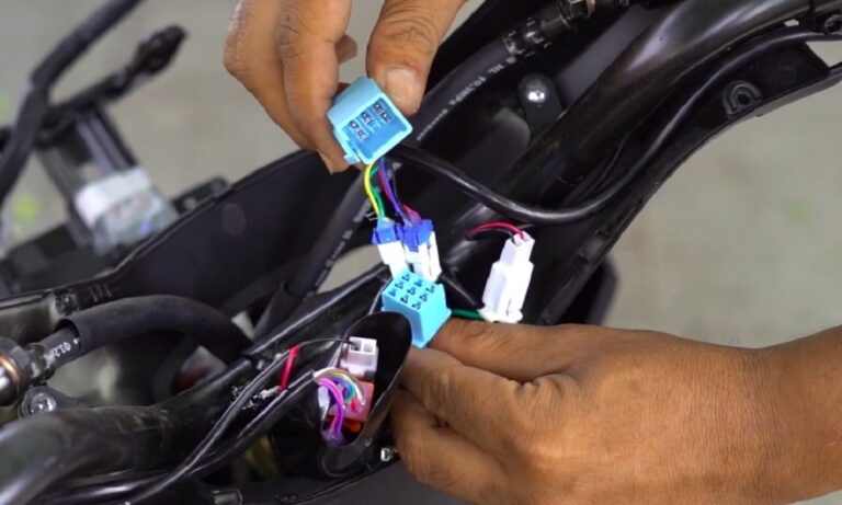 Tips Mencuci Motor Sambil Mengecek Bagian yang Sering Rusak